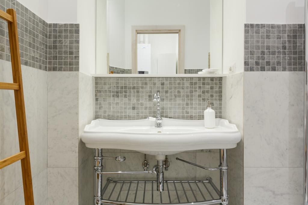 Modern Comfort, Poetic Charm Rome Luaran gambar
